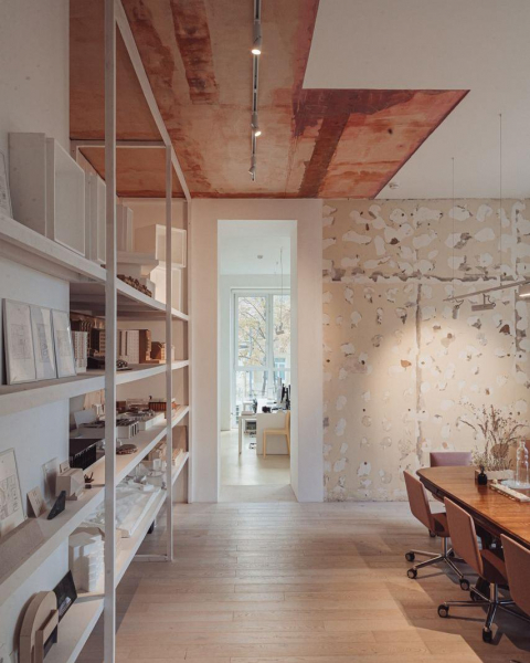 Псевдорусский стиль и эстетика промзон: 5 стильных офисов архитекторов Псевдорусский стиль и эстетика промзон: 5 стильных офисов архитекторов