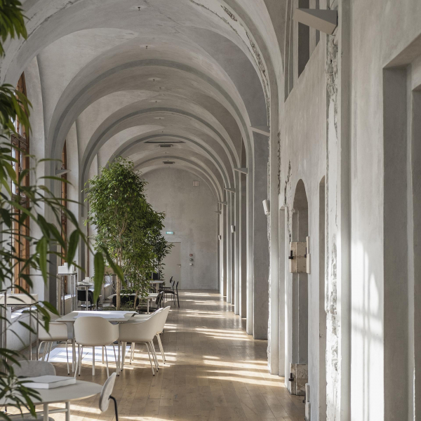 Псевдорусский стиль и эстетика промзон: 5 стильных офисов архитекторов Псевдорусский стиль и эстетика промзон: 5 стильных офисов архитекторов