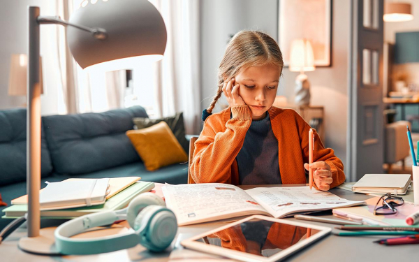 Зонирование, освещение и мини-кабинет: как подготовить детскую к школе Зонирование, освещение и мини-кабинет: как подготовить детскую к школе