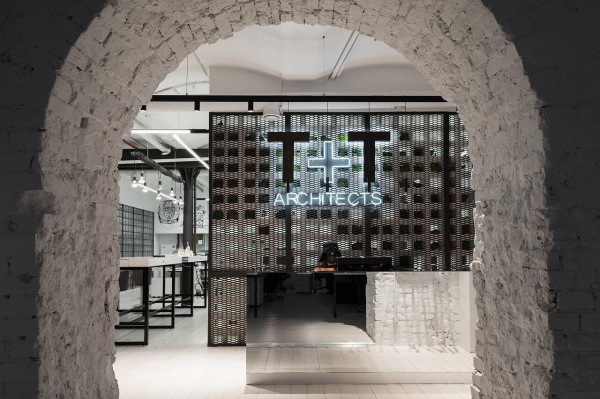 Псевдорусский стиль и эстетика промзон: 5 стильных офисов архитекторов Псевдорусский стиль и эстетика промзон: 5 стильных офисов архитекторов