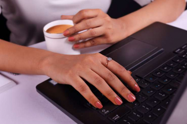 Ювелирный дресс-код в офисе: 10 важных советов дизайнера Ювелирный дресс-код в офисе: 10 важных советов дизайнера