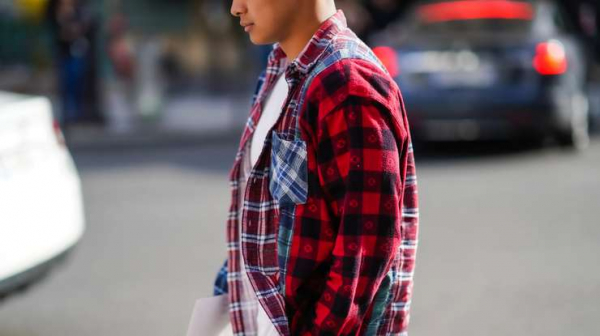 Рубашка в клетку: с чем носить мужчине и можно ли с костюмом Рубашка в клетку: с чем носить мужчине и можно ли с костюмом