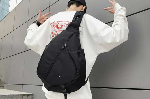 Сумка на осень для мужчины: стильные и модные варианты Сумка на осень для мужчины: стильные и модные варианты