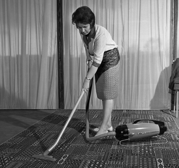 Кофеварка, пылесос и мясорубка: гаджеты, которые были в квартирах в СССР Кофеварка, пылесос и мясорубка: гаджеты, которые были в квартирах в СССР