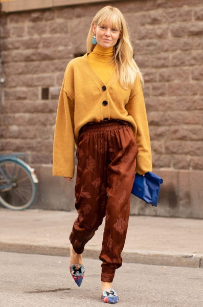 С чем носить водолазку осенью и зимой: модные образы с гольфом