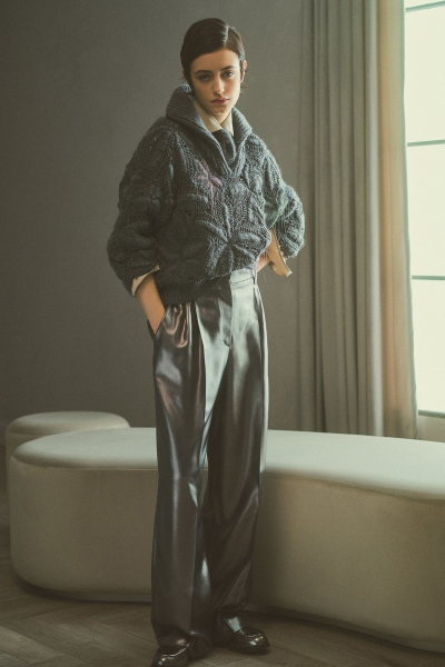 КАКИЕ СВИТЕРЫ И ДЖЕМПЕРЫ В МОДЕ В 2025 году. КАКИЕ СВИТЕРЫ И ДЖЕМПЕРЫ В МОДЕ В 2025 году.