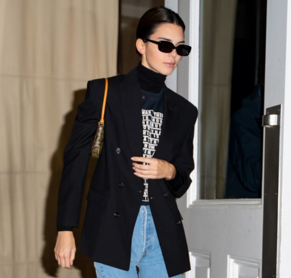 С чем носить водолазку осенью и зимой: модные образы с гольфом