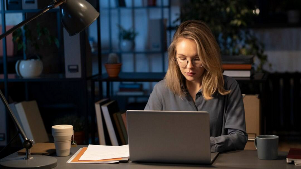 Эксперты считают, что ночные смены на работе приводят к изменению аппетита Эксперты считают, что ночные смены на работе приводят к изменению аппетита