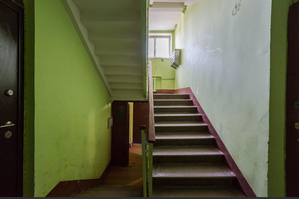 Соседи мусорят в подъезде: что делать и куда жаловаться. Инструкция Соседи мусорят в подъезде: что делать и куда жаловаться. Инструкция