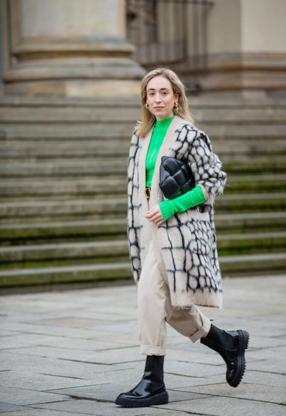 С чем носить водолазку осенью и зимой: модные образы с гольфом