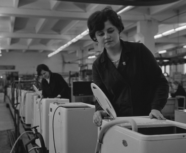 Кофеварка, пылесос и мясорубка: гаджеты, которые были в квартирах в СССР Кофеварка, пылесос и мясорубка: гаджеты, которые были в квартирах в СССР