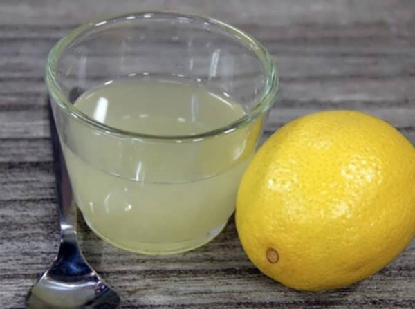 Доступные средства, которые помогут убрать жирное пятно с куртки Доступные средства, которые помогут убрать жирное пятно с куртки