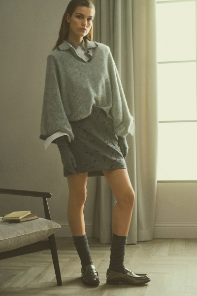 КАКИЕ СВИТЕРЫ И ДЖЕМПЕРЫ В МОДЕ В 2025 году. КАКИЕ СВИТЕРЫ И ДЖЕМПЕРЫ В МОДЕ В 2025 году.