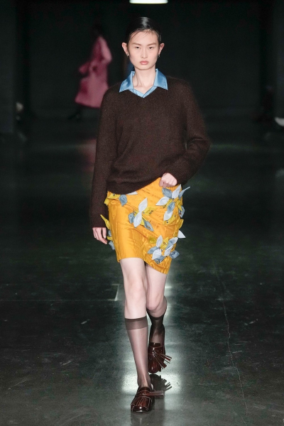 КАКИЕ СВИТЕРЫ И ДЖЕМПЕРЫ В МОДЕ В 2025 году. КАКИЕ СВИТЕРЫ И ДЖЕМПЕРЫ В МОДЕ В 2025 году.