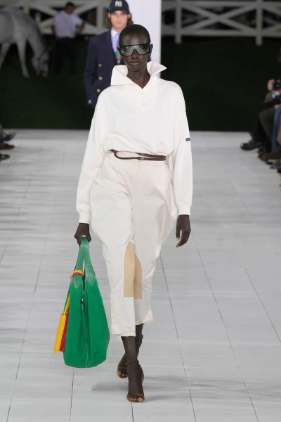 КАКИЕ СВИТЕРЫ И ДЖЕМПЕРЫ В МОДЕ В 2025 году. КАКИЕ СВИТЕРЫ И ДЖЕМПЕРЫ В МОДЕ В 2025 году.