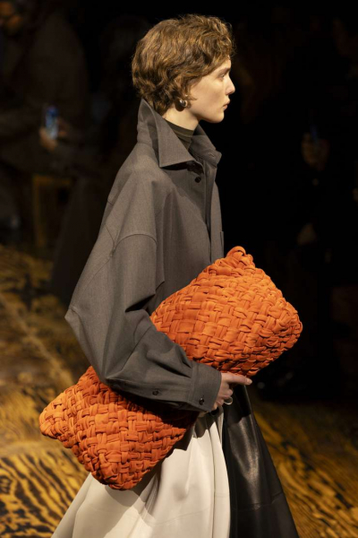 Не тоутом единым: 5 моделей сумок — хитов этой осени Не тоутом единым: 5 моделей сумок — хитов этой осени