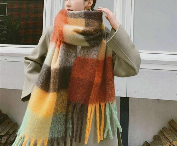 Шали и палантины: как правильно стилизовать и с чем носить осенью 2024 Шали и палантины: как правильно стилизовать и с чем носить осенью 2024