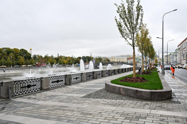 В Москве обновили Кадашевскую набережную. Какой она стала В Москве обновили Кадашевскую набережную. Какой она стала