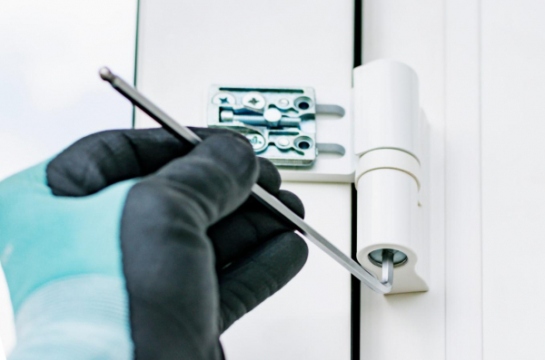 Как правильно отрегулировать пластиковую дверь и что для этого нужно Как правильно отрегулировать пластиковую дверь и что для этого нужно