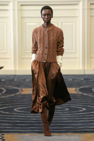 САМЫЕ МОДНЫЕ ВЕЩИ ИЗ ТРИКОТАЖА НА ОСЕНЬ ЗИМУ 2025