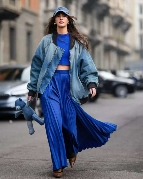 Куртки-бомберы для женщин: какие выбрать и с чем носить этой осенью Куртки-бомберы для женщин: какие выбрать и с чем носить этой осенью