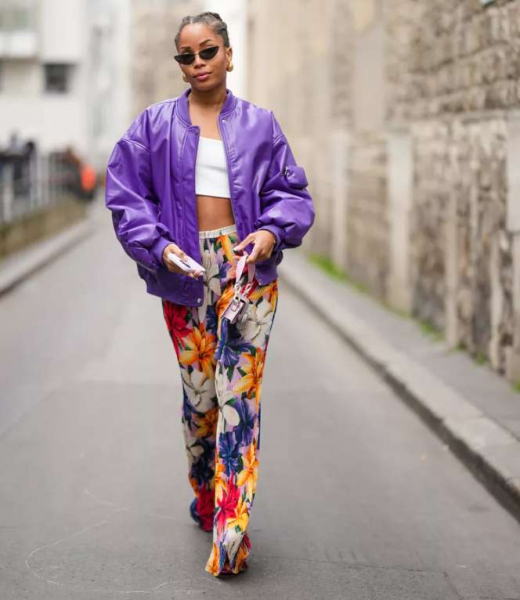 Куртки-бомберы для женщин: какие выбрать и с чем носить этой осенью Куртки-бомберы для женщин: какие выбрать и с чем носить этой осенью