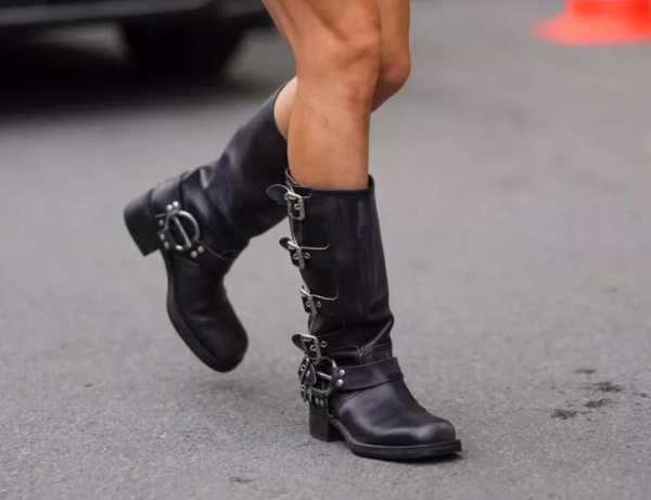 Сабо, ботфорты и кроссовки-балетки: самые интересные тренды осени 2024 Сабо, ботфорты и кроссовки-балетки: самые интересные тренды осени 2024