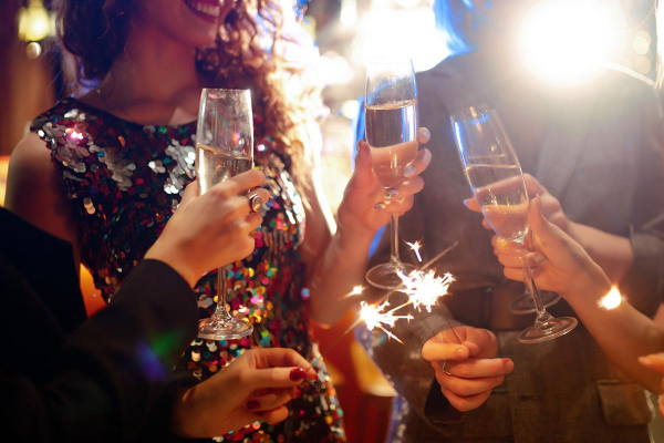 Аренда коттеджей: сколько стоит отметить Новый год — 2025 в Подмосковье Аренда коттеджей: сколько стоит отметить Новый год — 2025 в Подмосковье