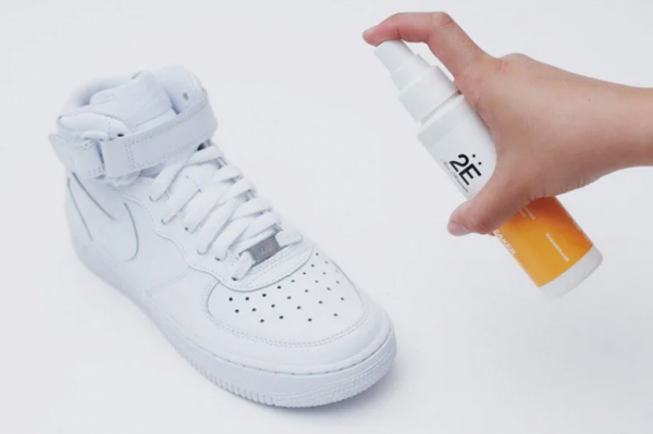 Правильный уход за белой обувью: как сохранить ее в чистой виде осенью Правильный уход за белой обувью: как сохранить ее в чистой виде осенью