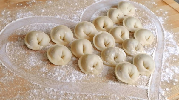 Какую крупу опытные хозяйки добавляют в тесто для пельменей, чтобы оно стало нежным