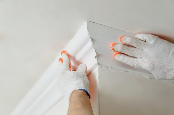 Как и на что клеить потолочный плинтус? Пошаговая инструкция Как и на что клеить потолочный плинтус? Пошаговая инструкция