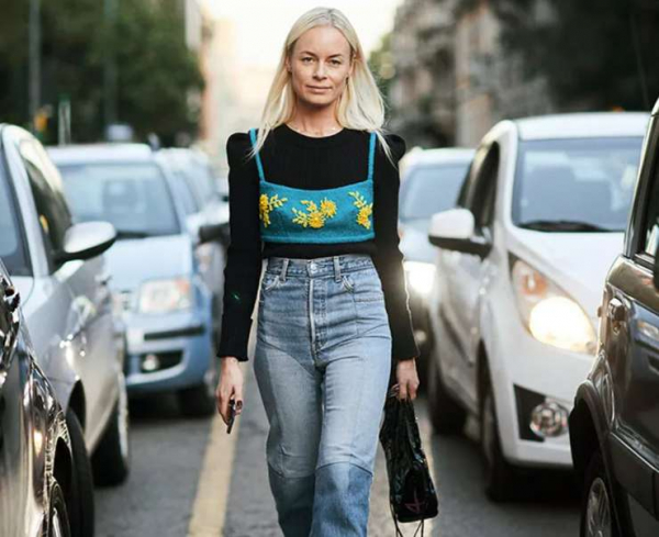 Гранж и китч: лифчик поверх майки — тренд нулевых возвращается в моду Гранж и китч: лифчик поверх майки — тренд нулевых возвращается в моду