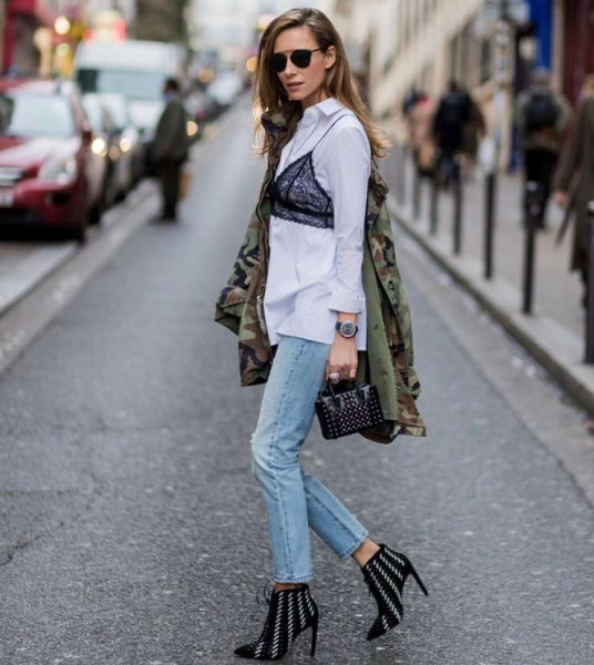 Гранж и китч: лифчик поверх майки — тренд нулевых возвращается в моду Гранж и китч: лифчик поверх майки — тренд нулевых возвращается в моду