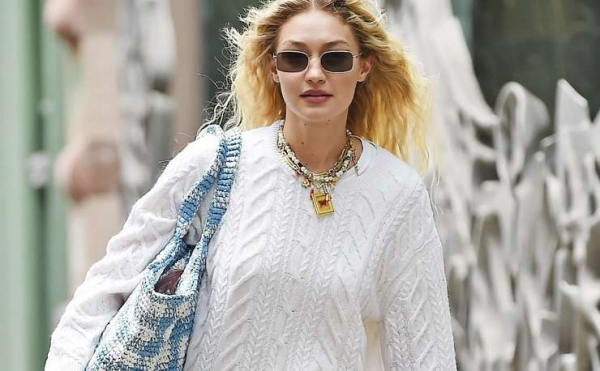 Портреты, драгоценные камни, монохром: тренды 2025 года ожерельев с шармами Портреты, драгоценные камни, монохром: тренды 2025 года ожерельев с шармами