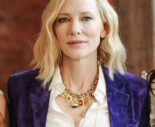 Портреты, драгоценные камни, монохром: тренды 2025 года ожерельев с шармами Портреты, драгоценные камни, монохром: тренды 2025 года ожерельев с шармами