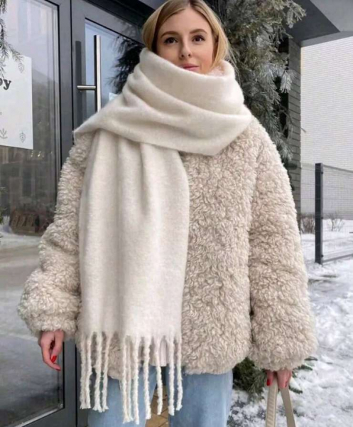 Трендовые шарфы на зиму 2025 — советует стилист Трендовые шарфы на зиму 2025 — советует стилист