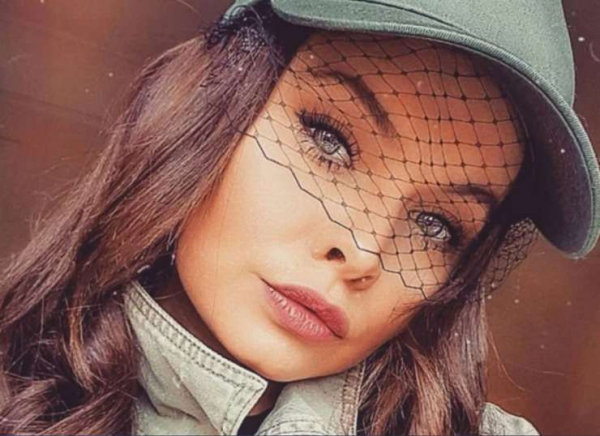 Вуаль: с шапкой бини, бейсболкой и шляпой, как стилизовать и носить Вуаль: с шапкой бини, бейсболкой и шляпой, как стилизовать и носить