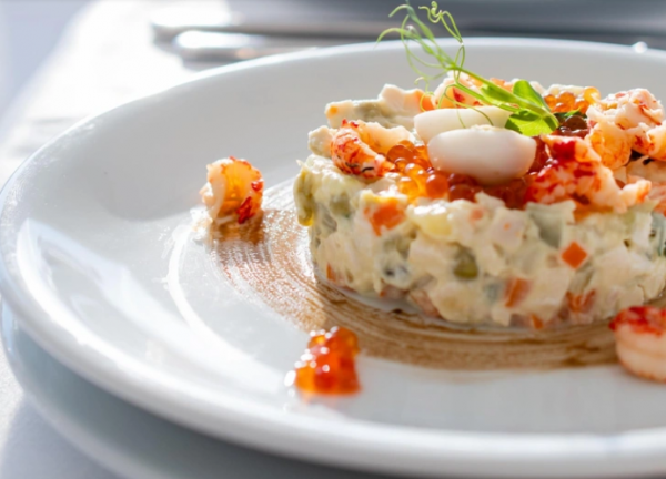 Как в ресторане: изысканный новогодний оливье от шефа