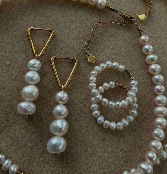 Кроме своих цепей: украшения, которые будут считаться моветоном в 2025 Кроме своих цепей: украшения, которые будут считаться моветоном в 2025