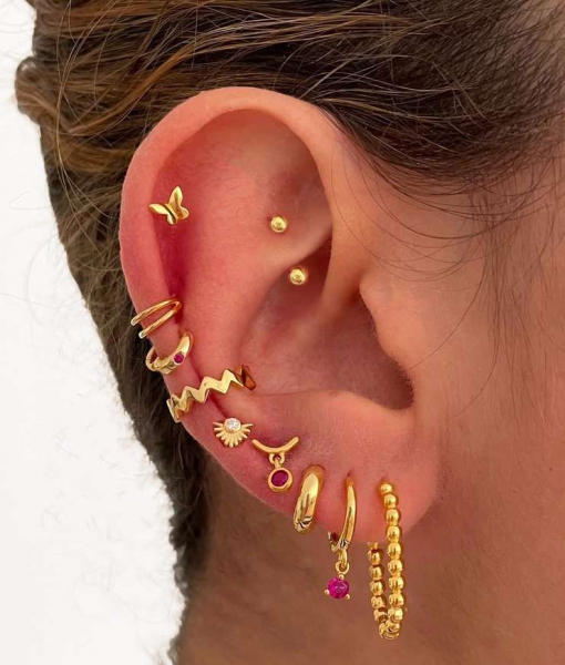 Кроме своих цепей: украшения, которые будут считаться моветоном в 2025 Кроме своих цепей: украшения, которые будут считаться моветоном в 2025