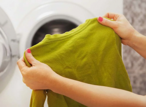 Не спешите выбрасывать: как спасти одежду, которая села после стирки