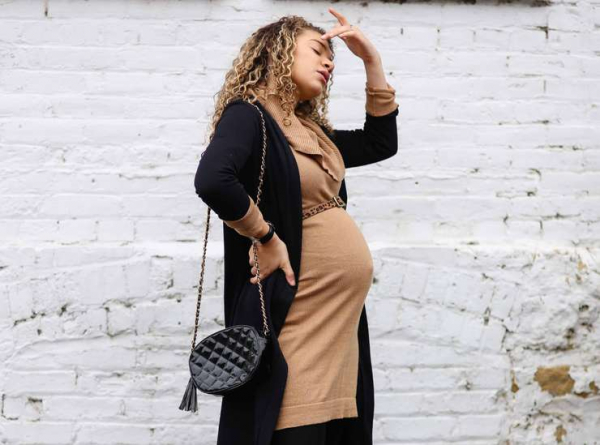 Интересные и милые зимние образы для беременных Интересные и милые зимние образы для беременных