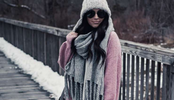 Как стильно носить шарф зимой в 45+: советы стилиста Как стильно носить шарф зимой в 45+: советы стилиста