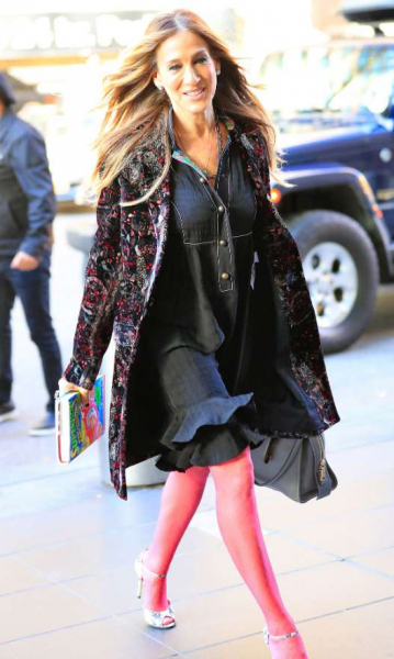 Босоножки с колготками и носками: что и с чем носим, 4 совета стилиста Босоножки с колготками и носками: что и с чем носим, 4 совета стилиста