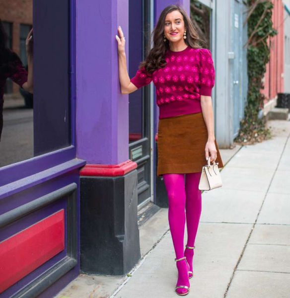 Цветные носки и чулки: с чем и как носить весной — советы стилиста Цветные носки и чулки: с чем и как носить весной — советы стилиста