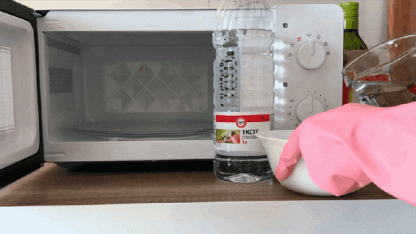 Минимум усилий — максимум результата: как легко помыть микроволновую печь всего с 2 ингредиентами Минимум усилий — максимум результата: как легко помыть микроволновую печь всего с 2 ингредиентами