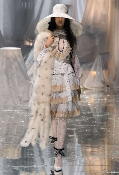 Прощай, тихая роскошь — салют, рококо: тренды весны Прощай, тихая роскошь — салют, рококо: тренды весны