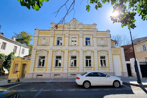Усадьбы со львом и грифоном в центре Москвы признали памятниками культуры