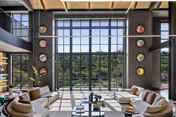 Бывший дом бас-гитариста Kiss в Беверли-Хиллз выставили на продажу Бывший дом бас-гитариста Kiss в Беверли-Хиллз выставили на продажу