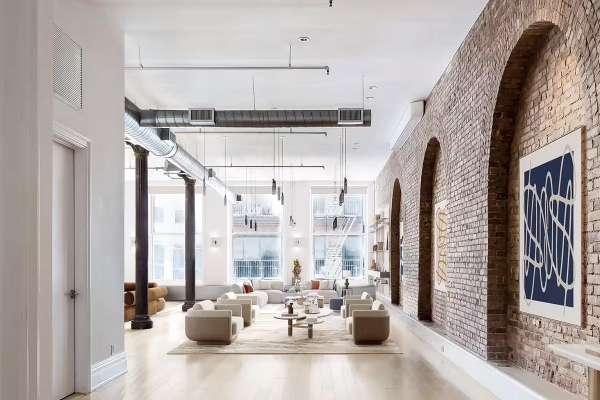 Квартиру из фильма «Дьявол носит Prada» выставили на продажу в Нью-Йорке Квартиру из фильма «Дьявол носит Prada» выставили на продажу в Нью-Йорке